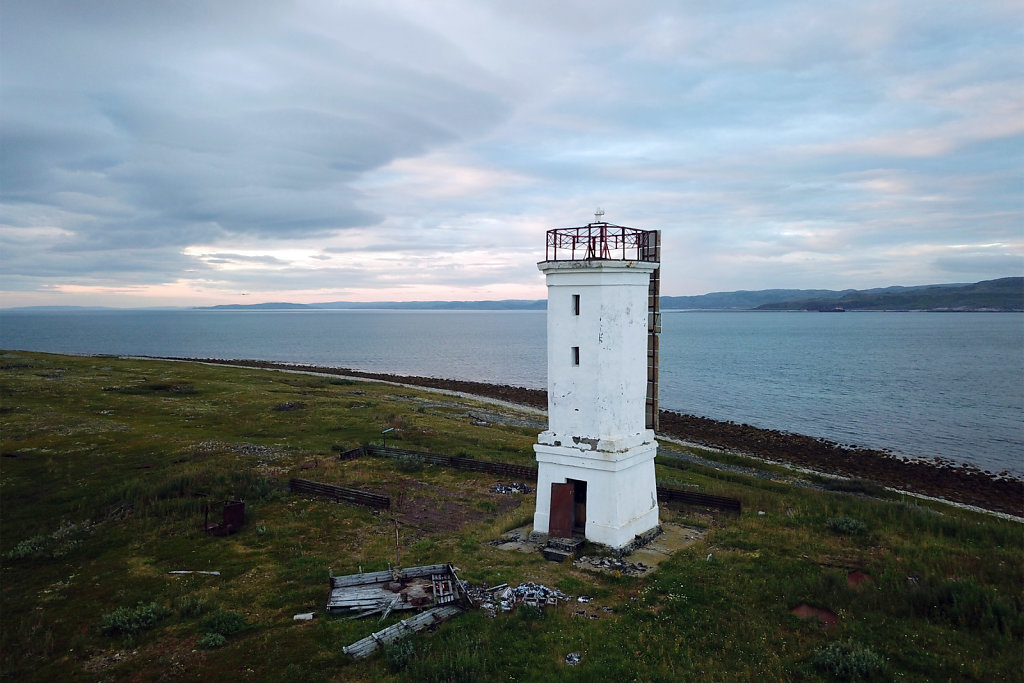 Восточный маяк острова Кильдин.